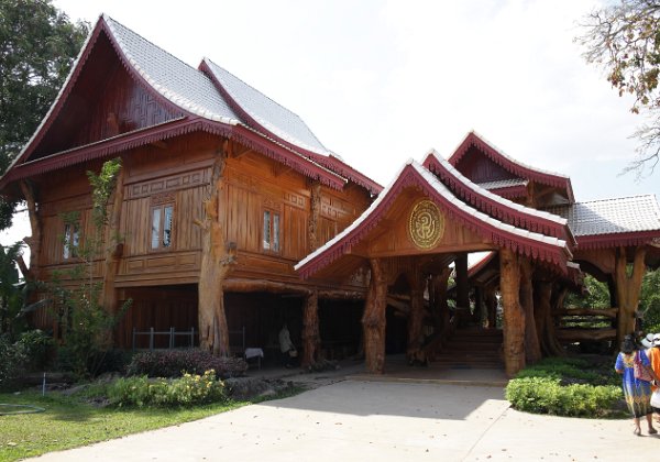 Wat Phrai Phatthana วัดไพรพัฒนา