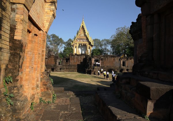 Wat Sa Kamphaeng Yai สระกำแพงเพชร